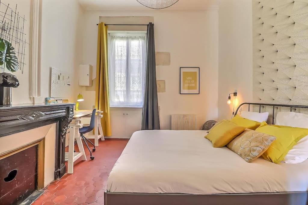 Le Yellow - Central - Climatise Nimes Luaran gambar